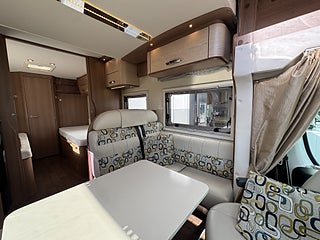 Husbil-halvintegrerad Mc Louis  MC4 75 6 av 21