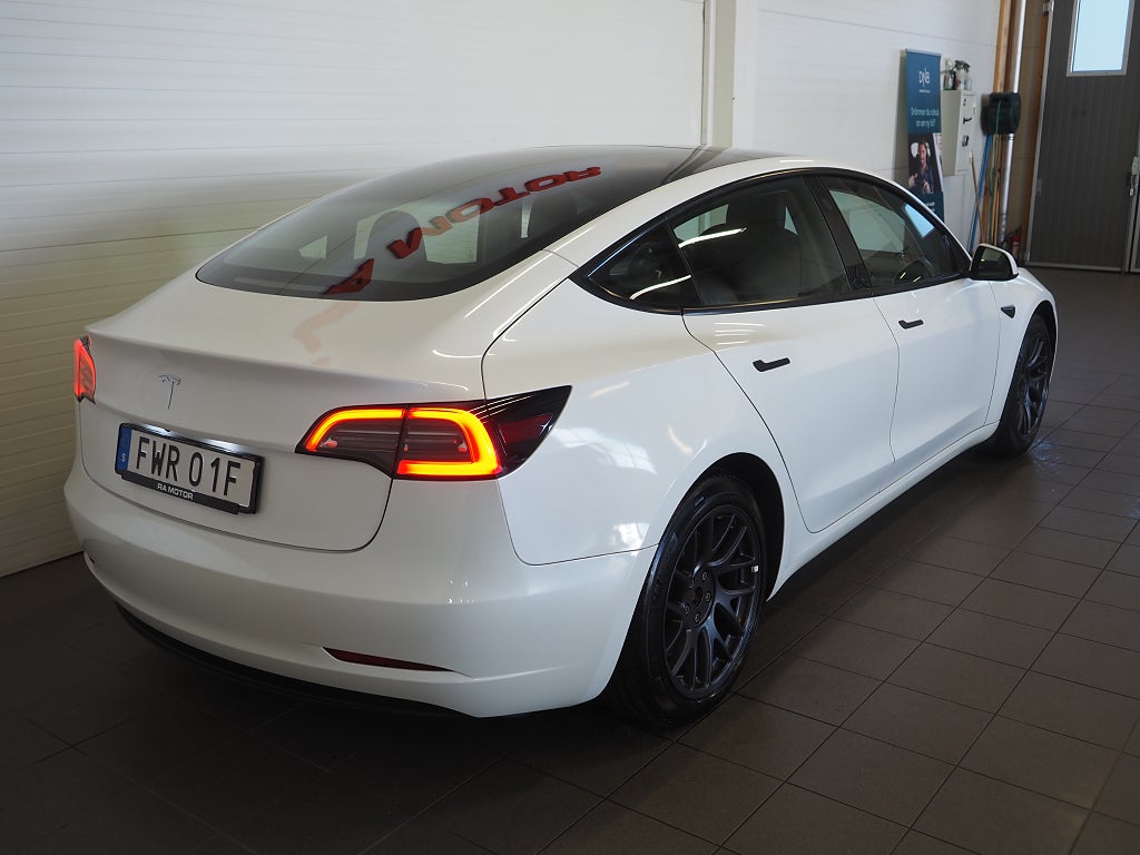 Tesla Model 3 Standard Range RWD 283hk Pano Navi Läder Moms 2023