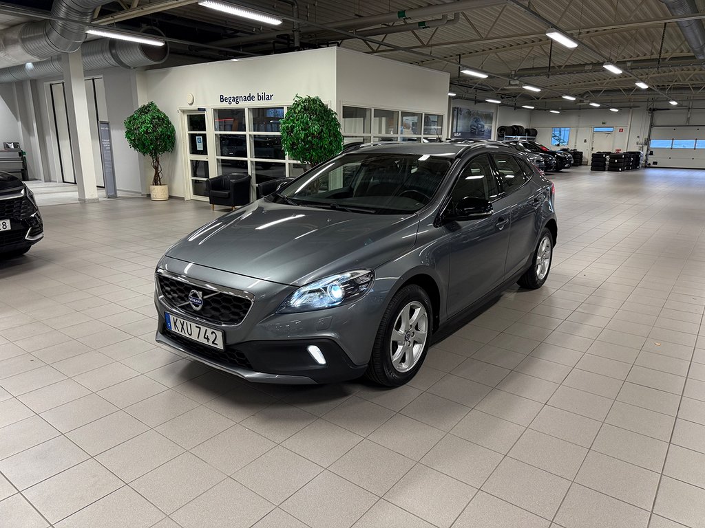 Volvo V40 Cross Country T3 Momentum Automat Navi Drag