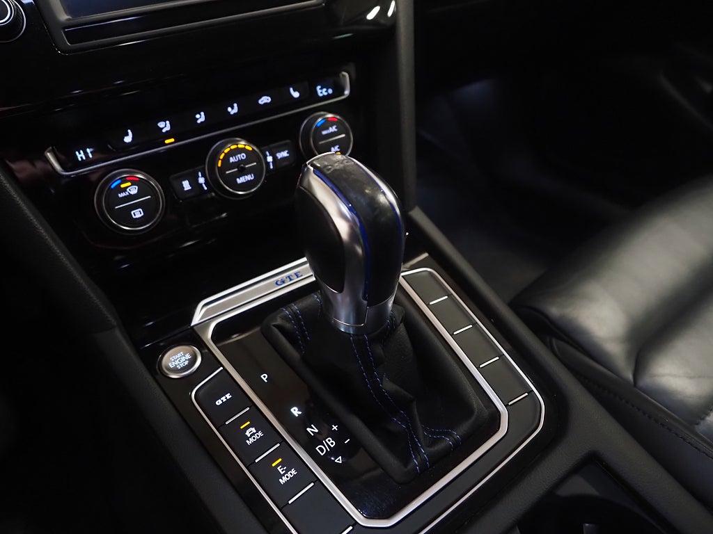 Volkswagen Passat SC GTE 1.4 TSI Plug-in Drag Värmare Skinn Kamera 2017