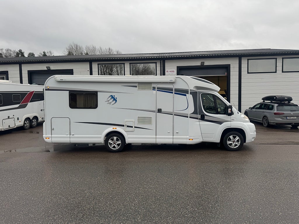 Knaus Sky TI 700  ALDE, Queenbed