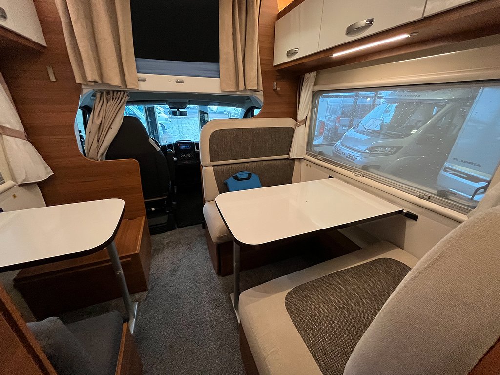 Elnagh Baron 22  / Automat / AC bodel / 7 bältad / B-körkort - Elnagh