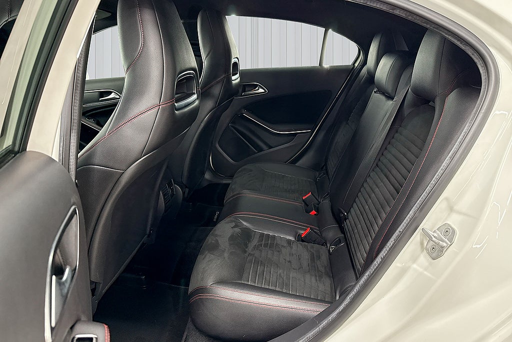 Mercedes-Benz A 2015