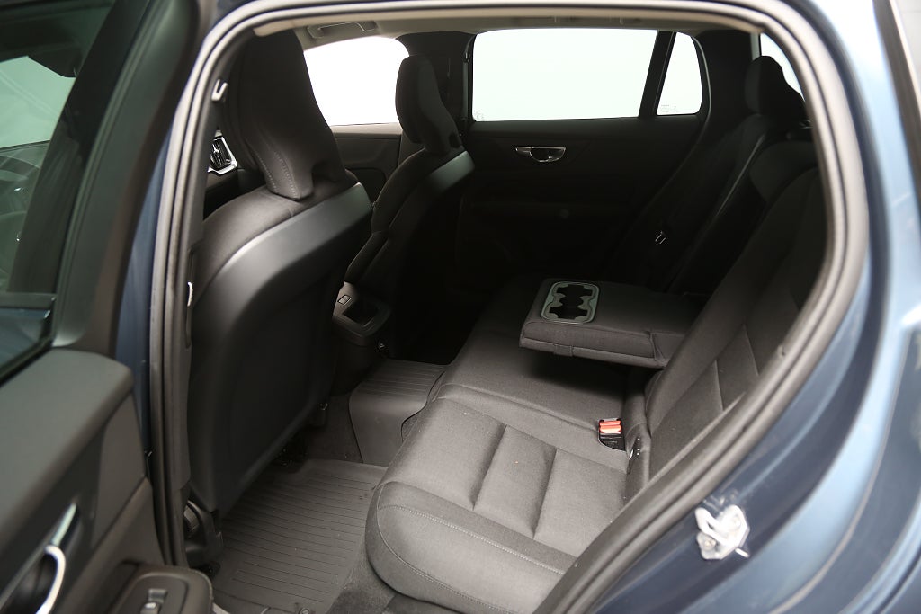 Volvo V60 D3 150hk Momentum Edition Aut Navi VOC Drag 2019