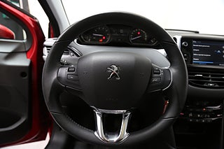 Halvkombi Peugeot 208 16 av 24