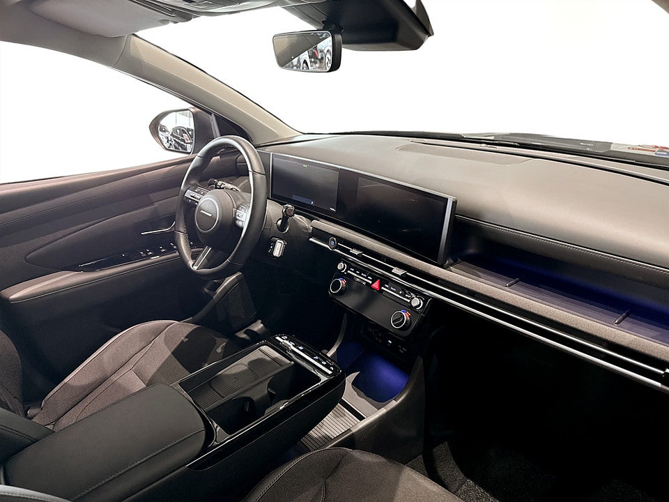 Bild på Hyundai Tucson Essential Hybrid 215hk Aut 4WD B-KAMERA CARPLAY