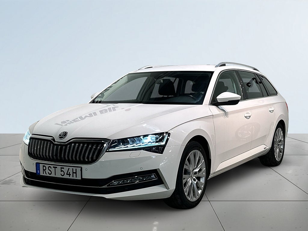 Skoda Superb iV Kombi 1.4 TSI iV Drag Pvärm CarPlay Kamera SoV MOMS
