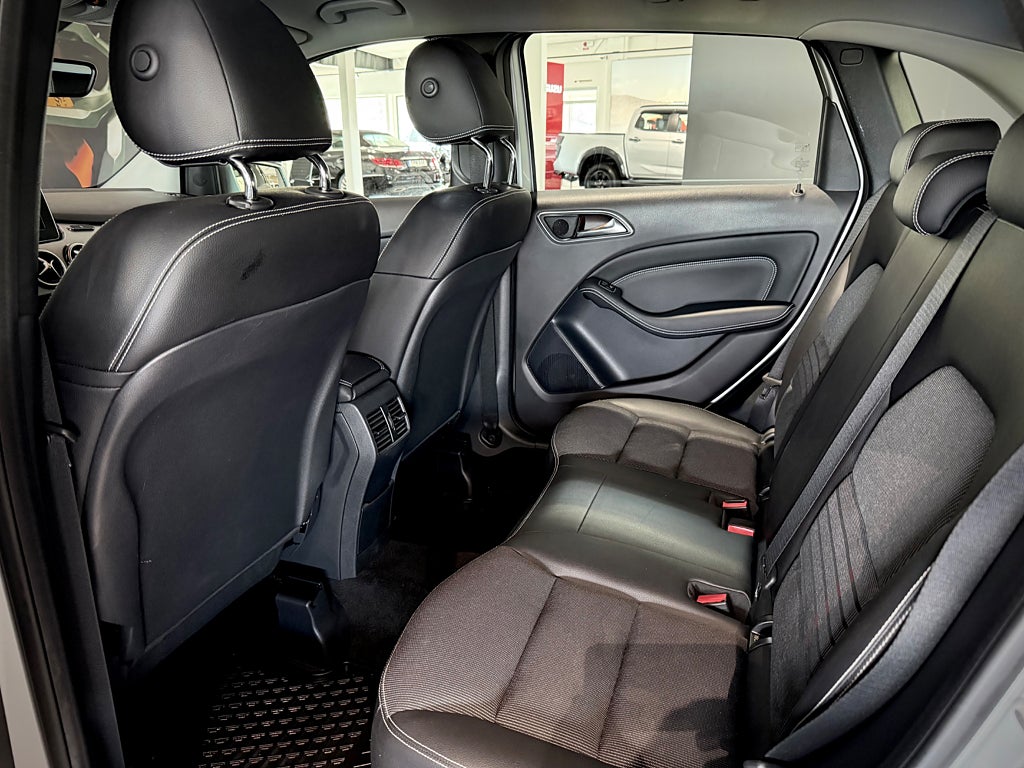Mercedes-Benz B 180 7G-DCT Urban SE Edition - bild 18