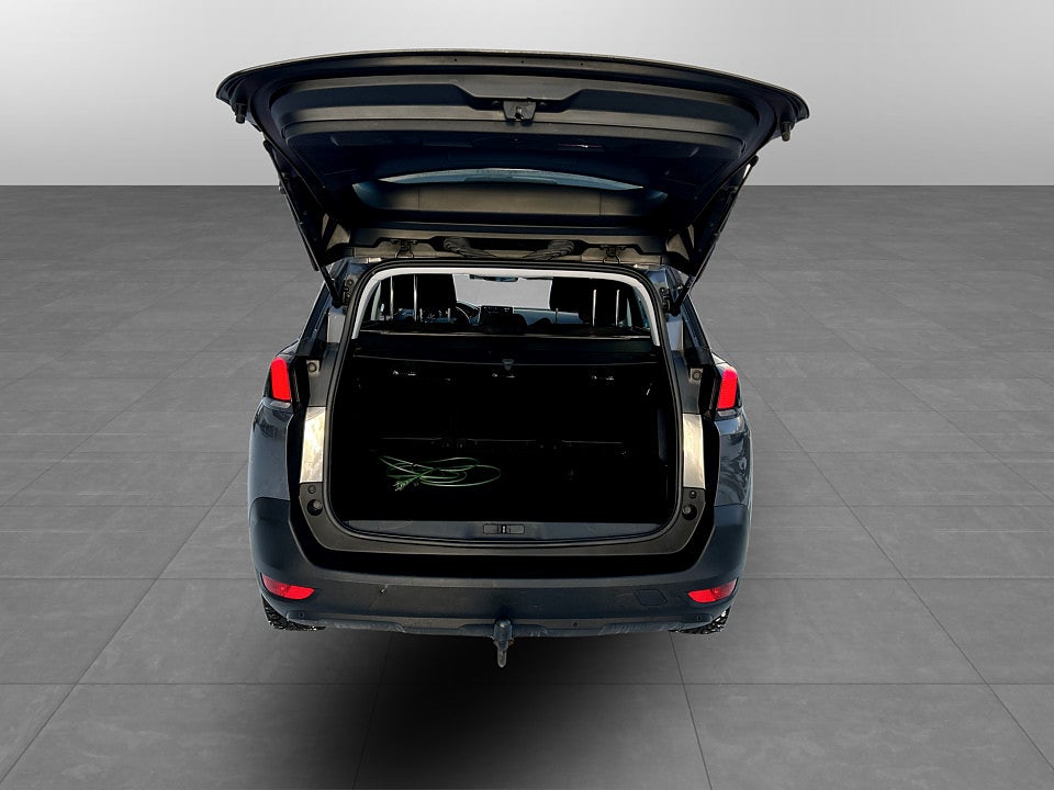 Bild på Peugeot 5008 Active 1.2 PT 130hk Aut - VÄRMARE, DRAG