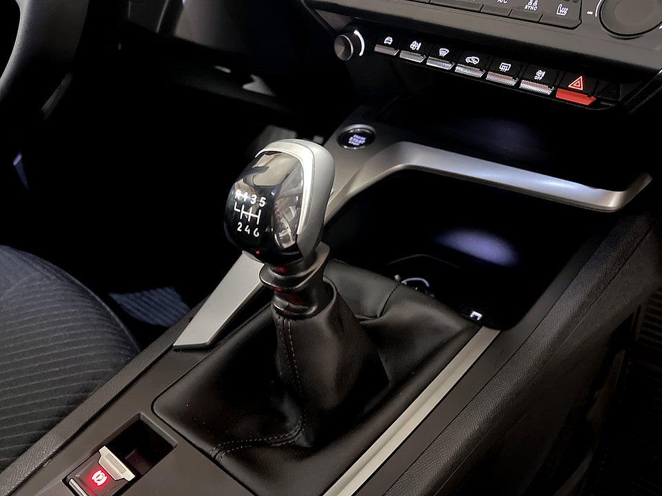 Bild på Peugeot 308 5D Active 1.2 PT 130hk CARPLAY BACKSENSORER