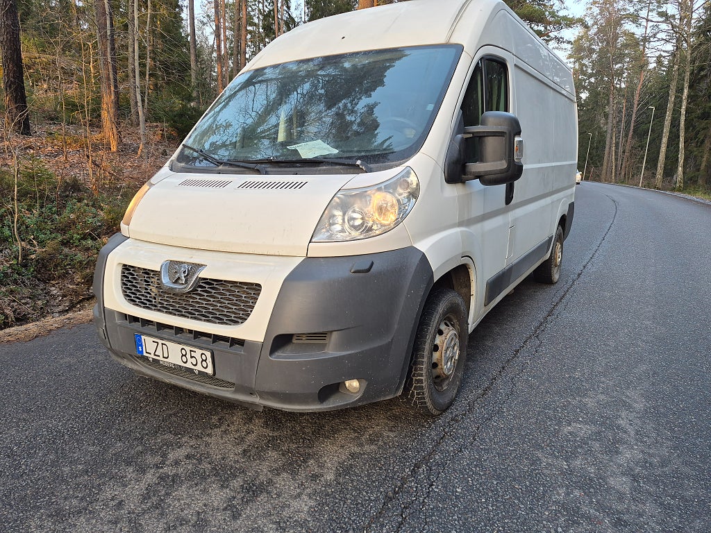 Peugeot Boxer Van 335 2.2 HDi Euro 5-Flytt Rea