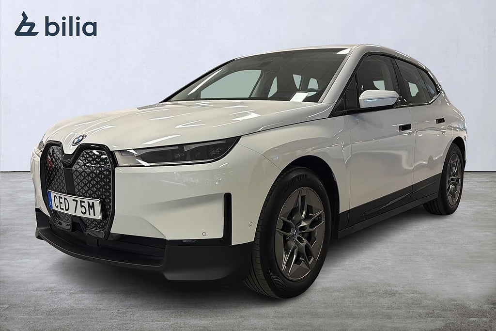 BMW iX xDrive40 | Drag | Backkamera | Aktiv farthållare 