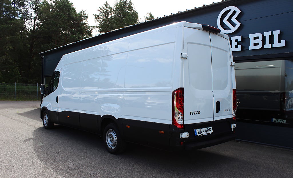 Iveco Daily 35-140 Skåpbil 2.3 JTD L4H2 MOMS 3-SitsHi-Matic Euro 6