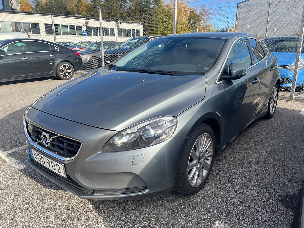 Volvo V40 D3 Momentum Business Ediiton VOC