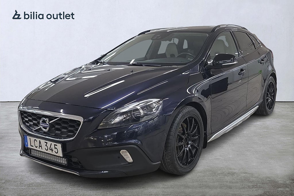 Volvo V40 Cross Country D4 Summum BE PRO Panorama Skinn Värmare Navigation