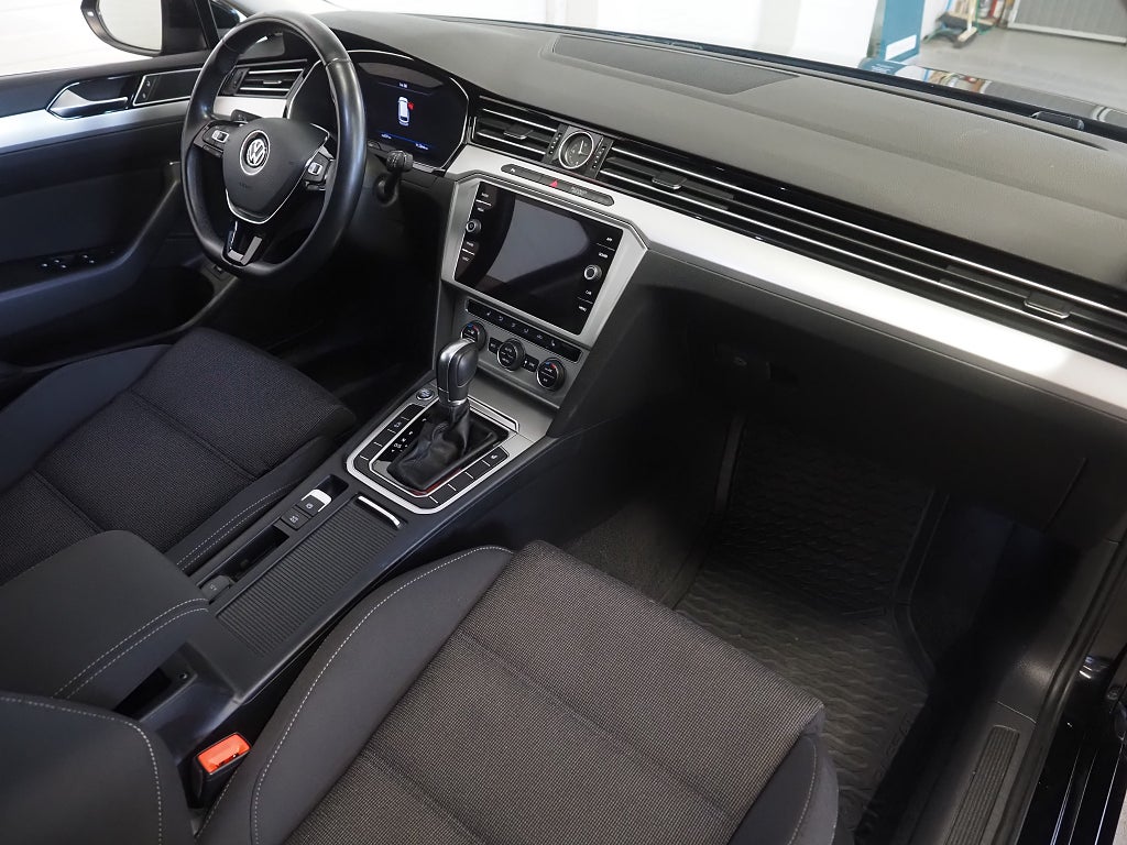Volkswagen Passat SC TSI 150hk DSG |Cockpit|Drag|Backkamera| 2018