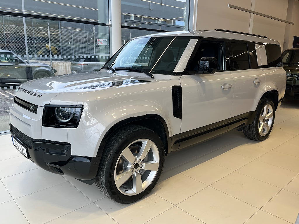 Land Rover Defender 130 D250 X-Dynamic / 8-sits