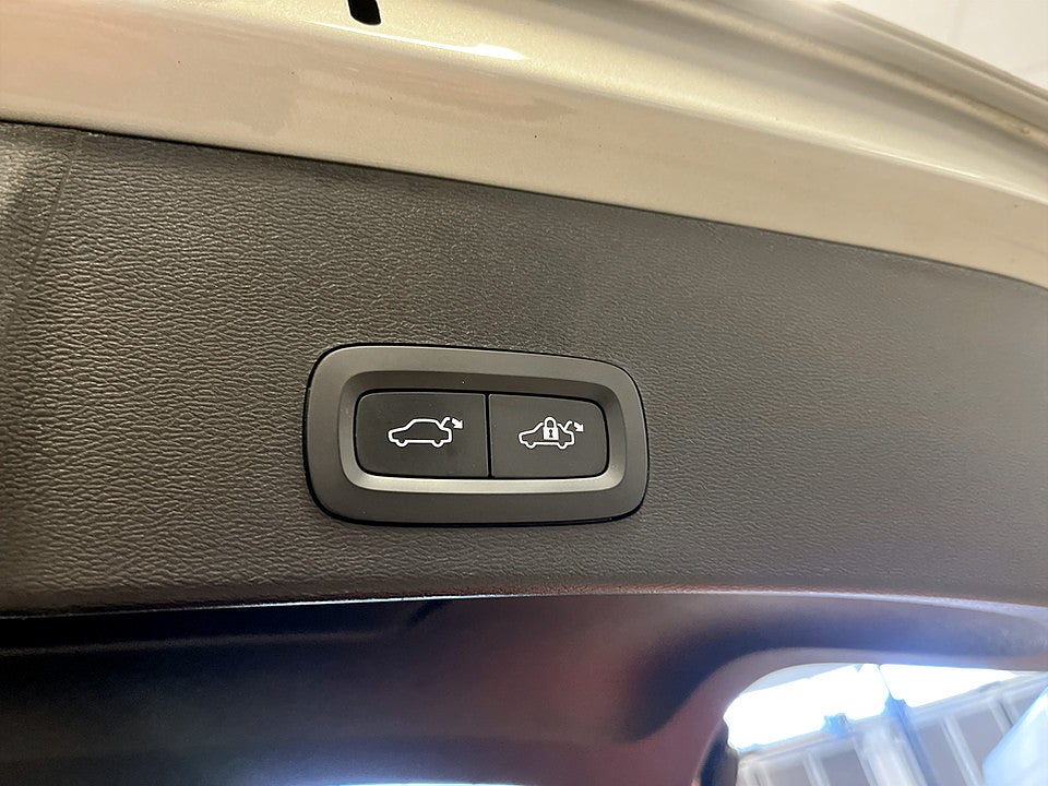 Bild på Volvo XC40 Core Recharge Single Motor 230hk Aut B-KAMERA CARPLAY