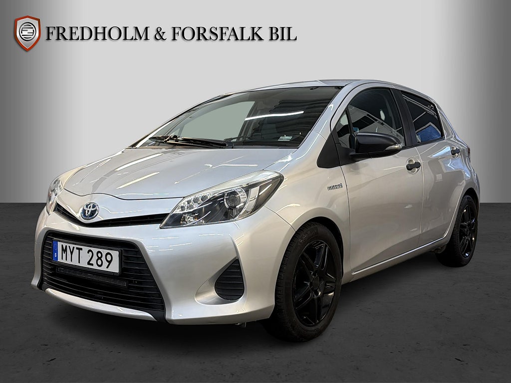 Toyota Yaris Hybrid e-CVT Life Motorvärmare årsskatt 360