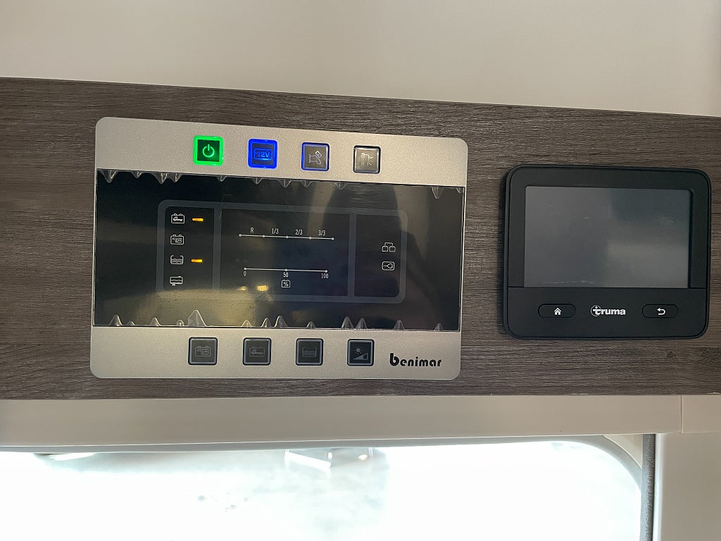 Benimar Tessoro 463 / B-körkort / Taksäng / Solcell / 165hk /  - Benimar