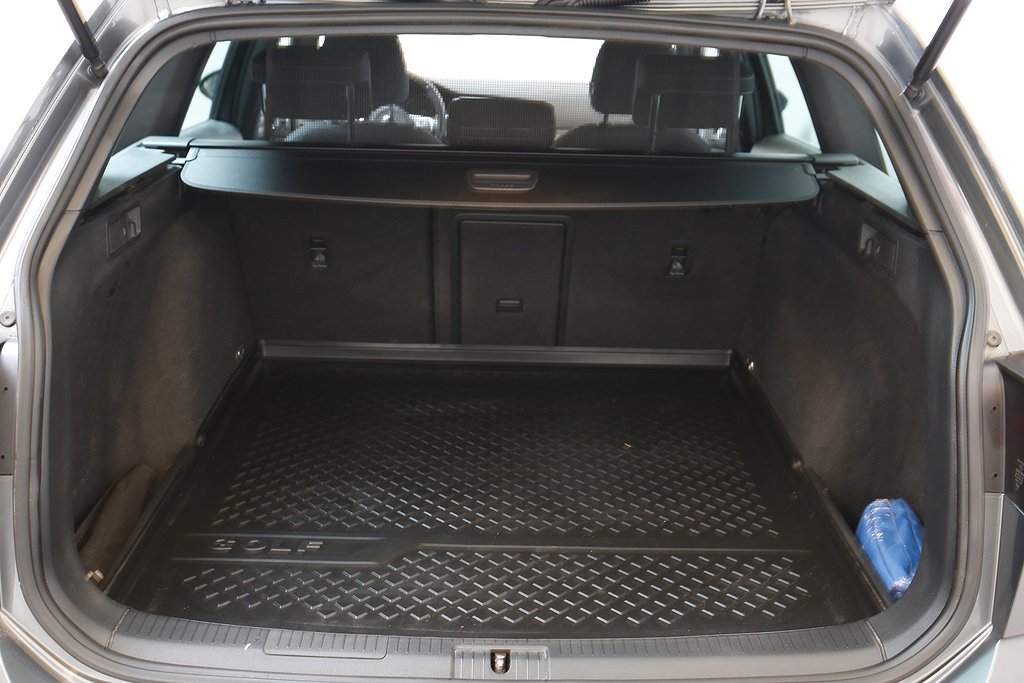 Volkswagen Golf 1,5 TSI 150hk R-Line Sportscombi Dragkrok 2019