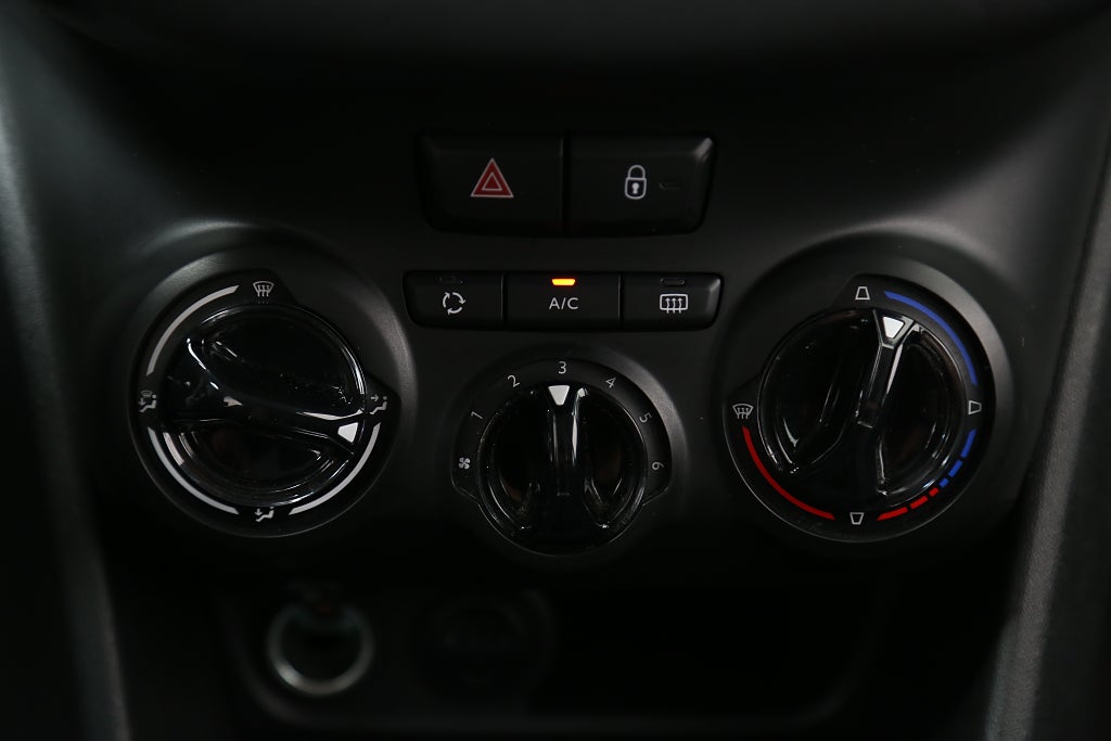Peugeot 208 1,2 PureTech 82hk Active 5-dörrar Motorv Dragkrok 2017