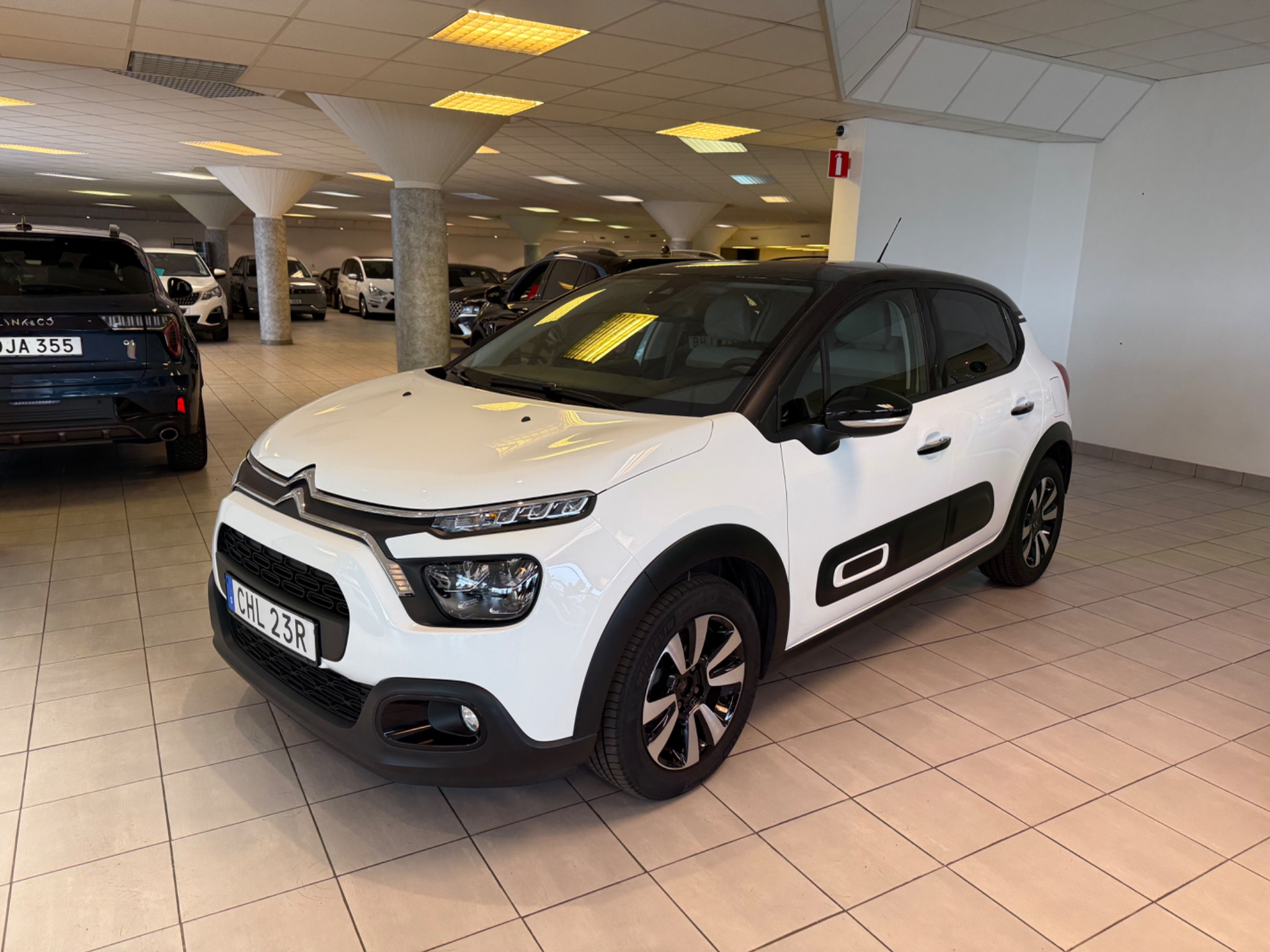 Citroen C3 1.2 PureTech 2023, photo 2/10