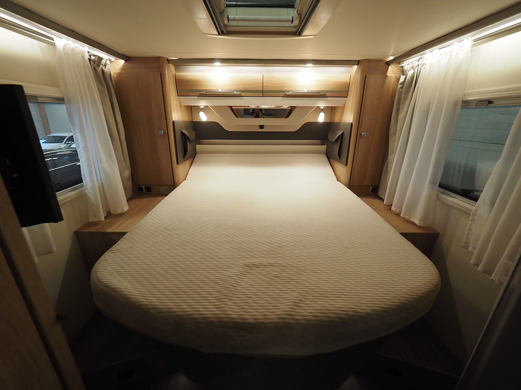 Knaus Sky I 700 LX Queenbädd Automat Markis Stort garage 3850kg 2018