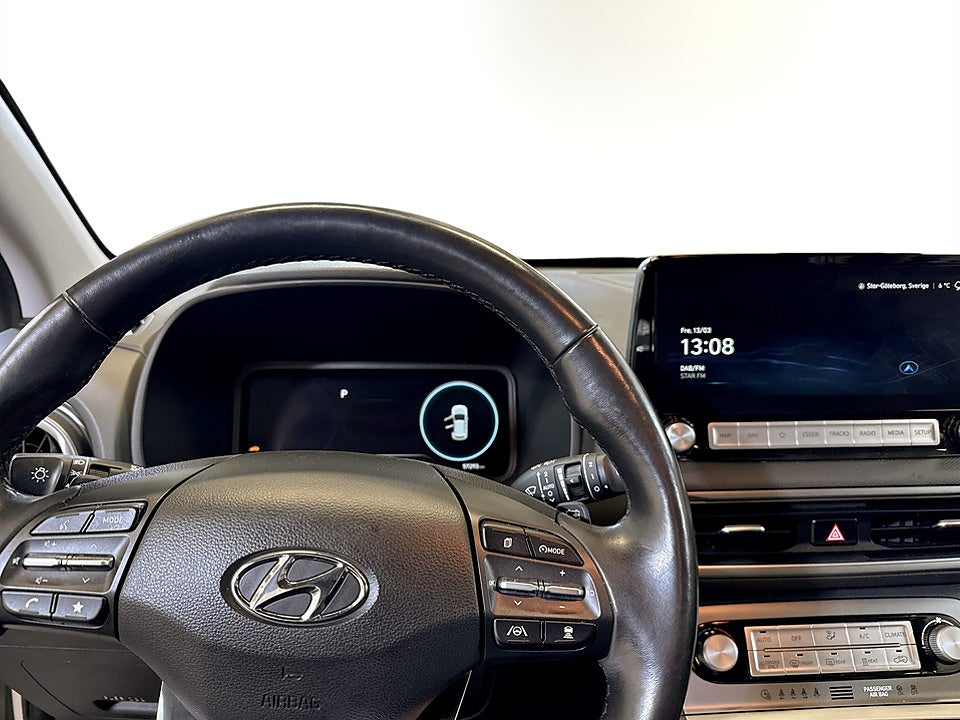 Bild på Hyundai Kona Essential 64kWh 204hk Aut B-KAMERA CARPLAY