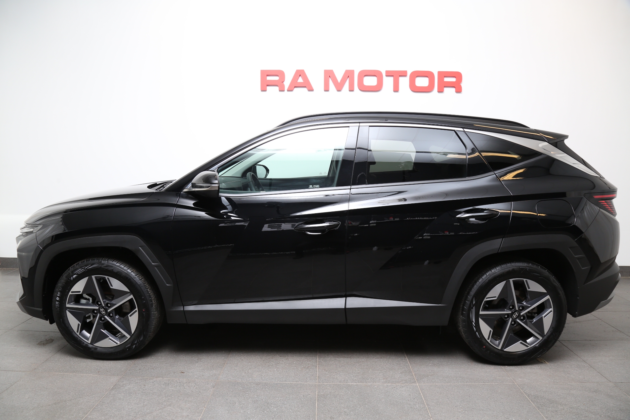 Hyundai Tucson PHEV 4WD Essential 2027, bild 2/10