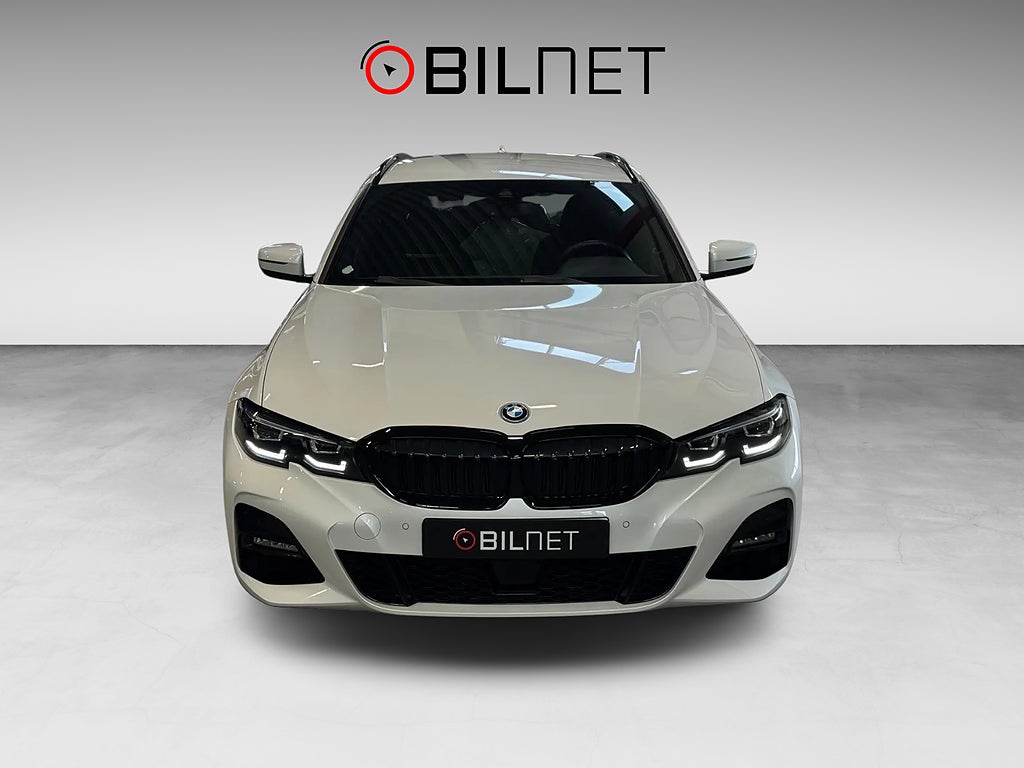 BMW 330e xDrive Touring Aut M Sport 19" Drag HiFi Mineralvit Met