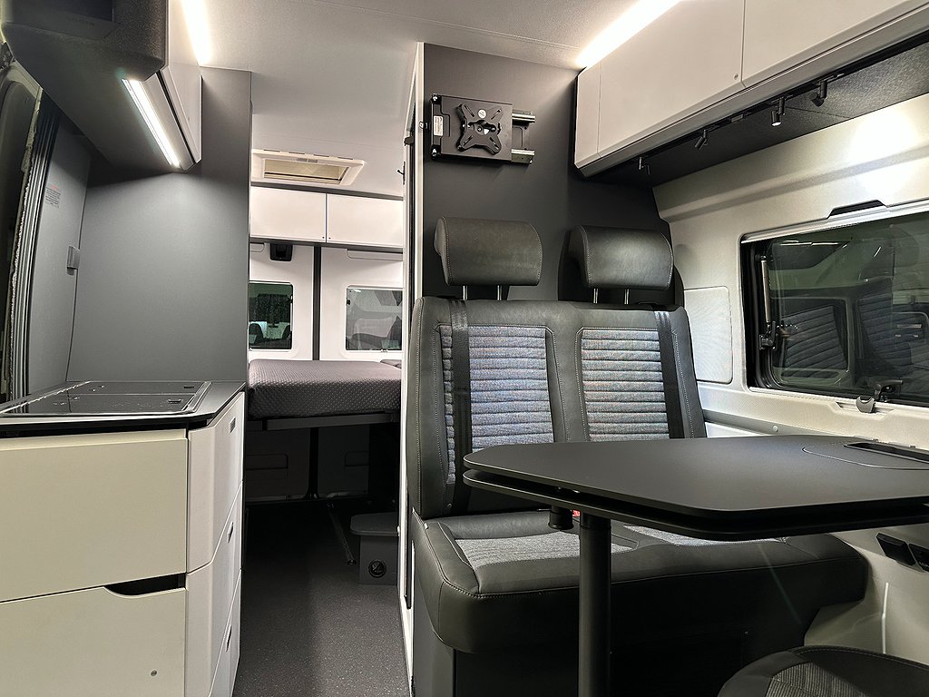 Adria TWIN SUPREME 600 SPB / Aut / Dieselpanna / <6 meter - Adria