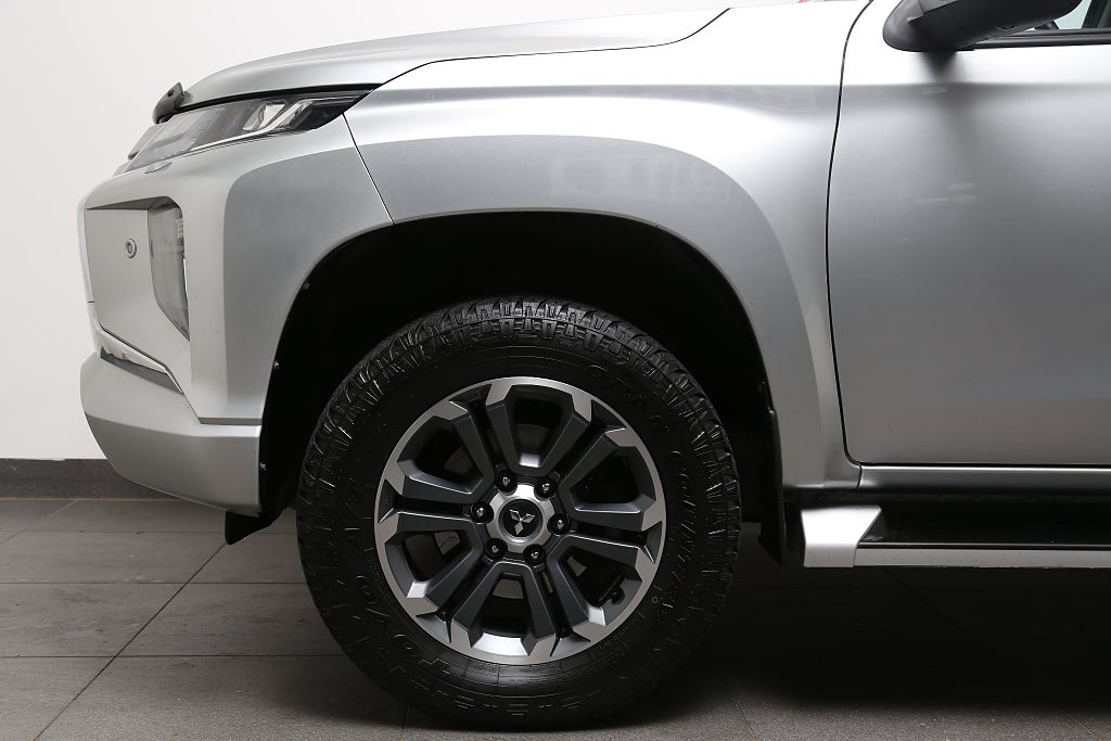Mitsubishi L200 Dubbelhytt 2,2 Di-D 4WD Premium Kåpa Drag Leasbar 2020