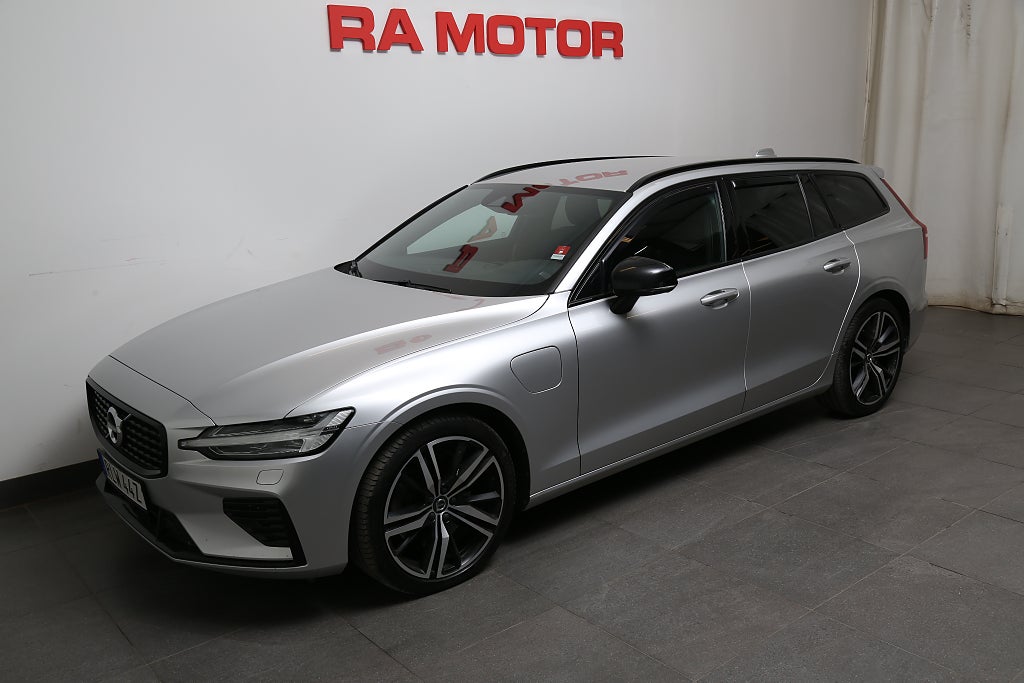 Volvo V60 Recharge T6 AWD 340hk R-Design |Navi|Kamera|Voc| 2022