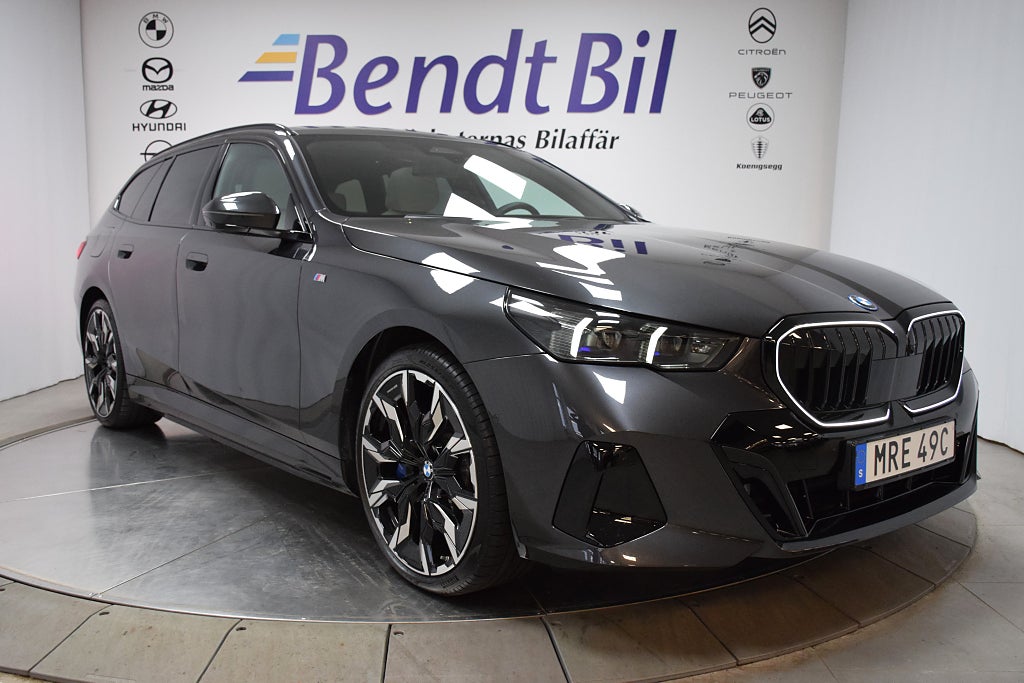 BMW 550 e xDrive Touring / Pano / B&W / Komfortstol