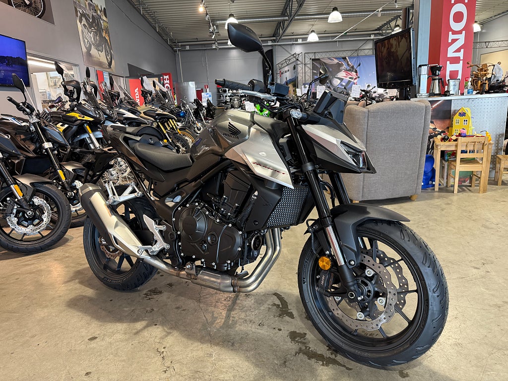Honda CB750 Hornet 