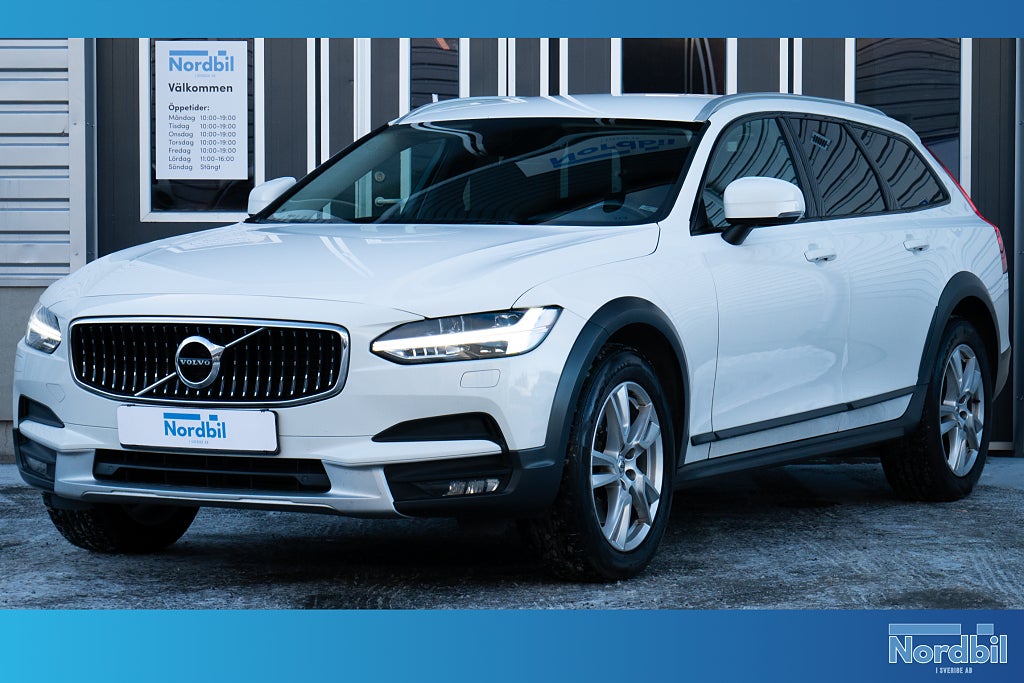Volvo V90 Cross Country D4 AWD Momentum Plus Drag Värm VOC