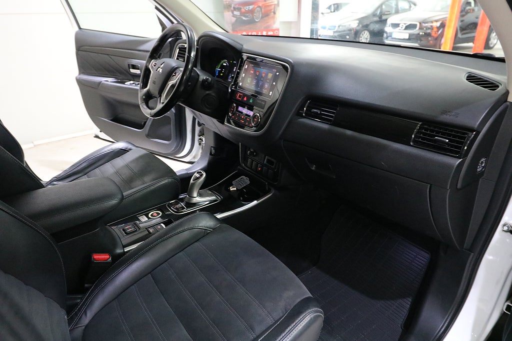 Mitsubishi Outlander 2017 - miniatyr 9