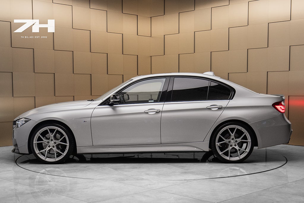BMW 330i Sedan M-Sport / H/K / Pano / Cockpit