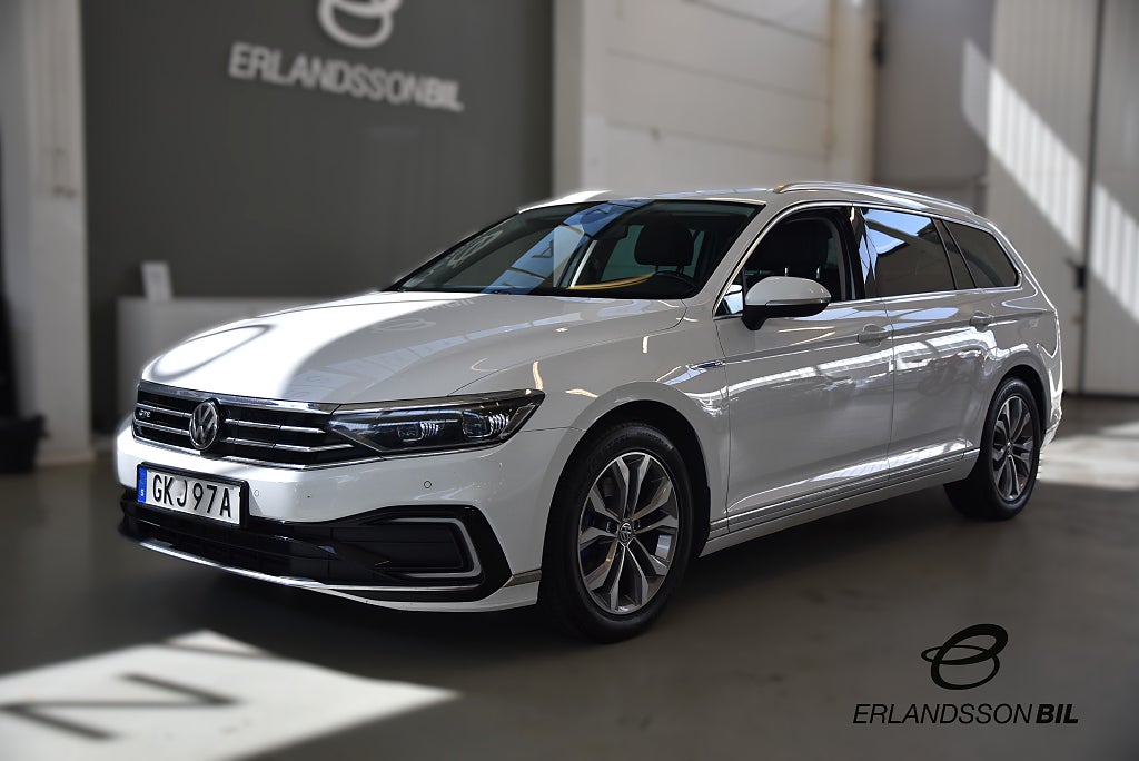Volkswagen Passat Sportscombi GTE 1.4 TSI GTE DRAGKROK VÄRMARE COCKPIT