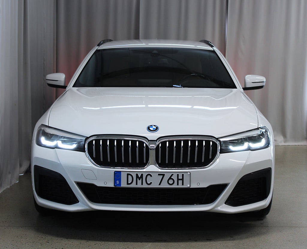 BMW 530e xDrive 292HK, M Sport, Cognac, Drag, Kamera, S&V-hjul