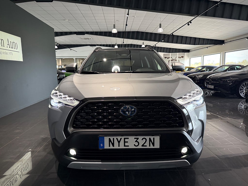 Toyota Corolla Cross Hybrid AWD-i e-CVT Executive Euro 6 - bild 2