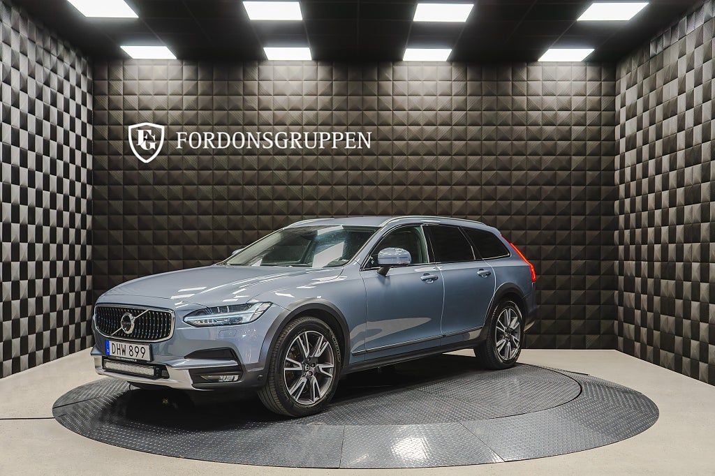 Volvo V90 Cross Country Pro D5 AWD 235hk | 360° | Drag | Värmare | VOC