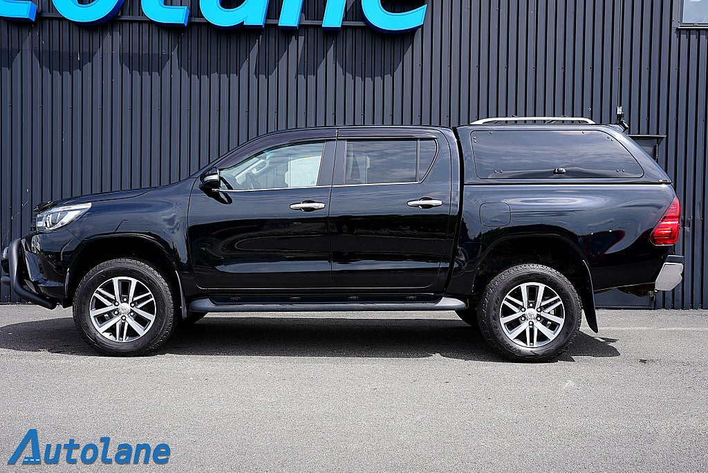 Toyota Hilux Dubbelhytt 2.4 AWD Dragkrok,CarPlay,Kamera 150hk