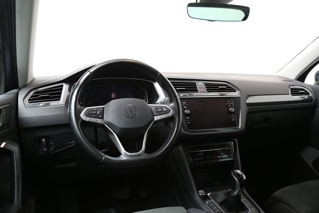 Volkswagen Tiguan 2,0 TDI 200hk 4Motion Elegance DSG Värmare Drag Leasbar 2021