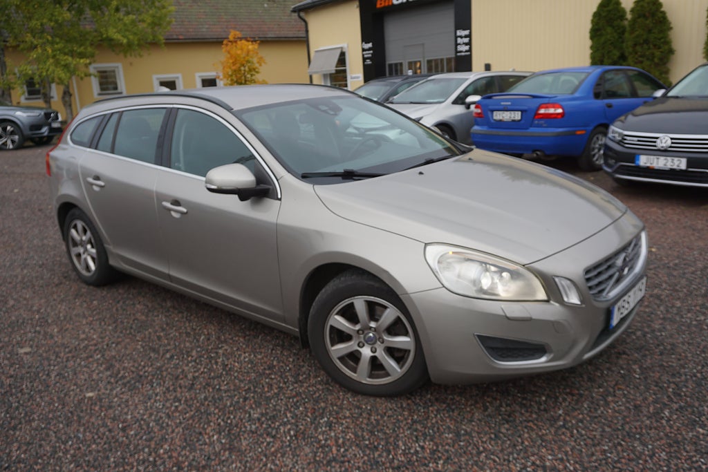 Volvo V60 D3 Aut Momentum Drag Värmare