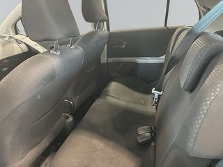 Toyota Yaris 5-dörrar 1.33 Dual VVT-i Värmare S&Vdäck ISOFIX