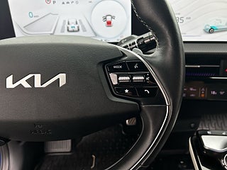 Kia EV6 77.4 kWh AWD GT-Line S&V-däck/Kamera/MOMS/Drag/El stol – bild 19