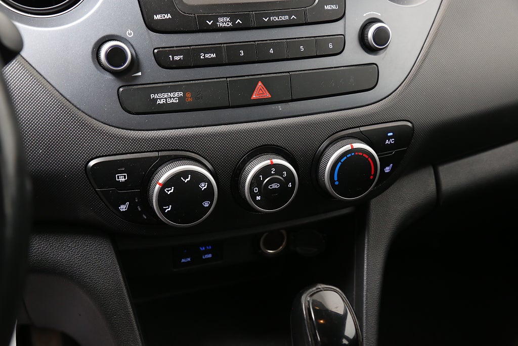Hyundai i10 1,0 blue 67hk Comfort Automat Extraljus P-sensorer 2018