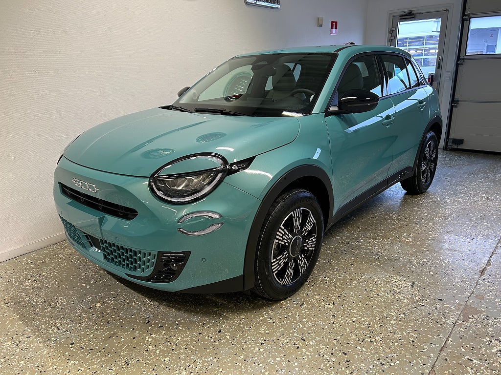 Fiat 600 Lounge Hybrid eDCT Euro 6 Fler färger finns i Lager